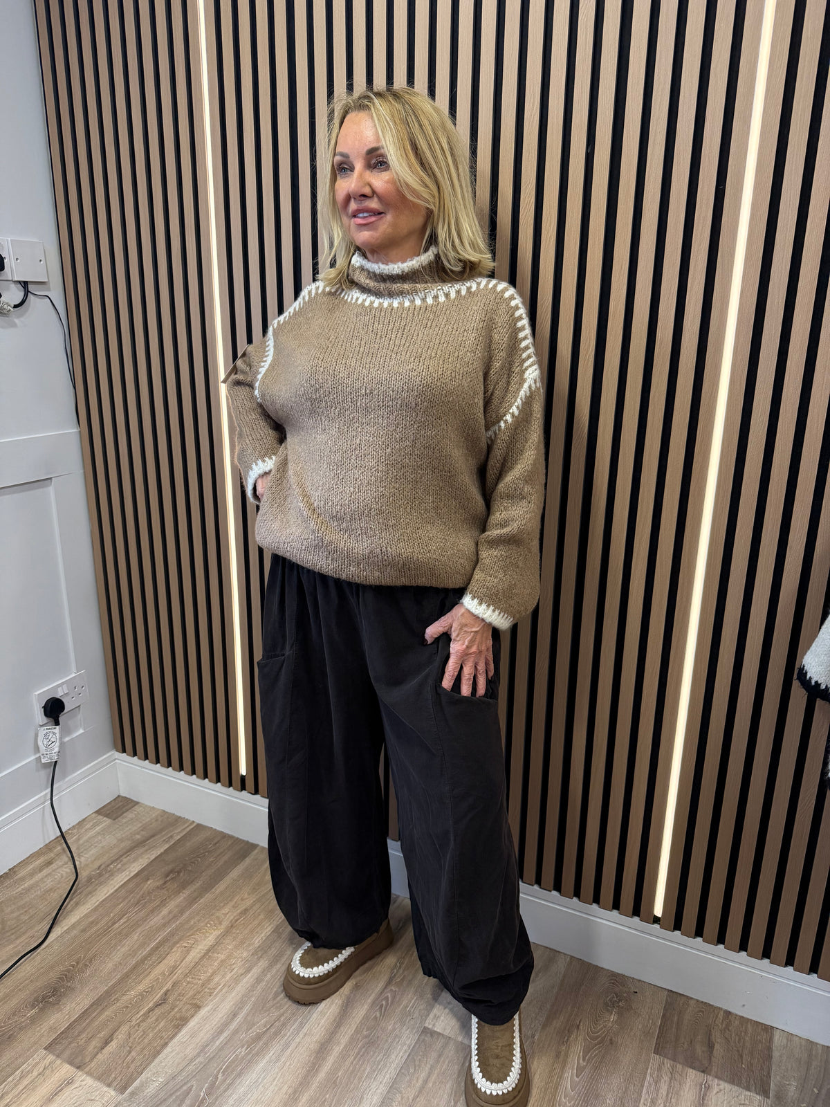 Eyelash jumper