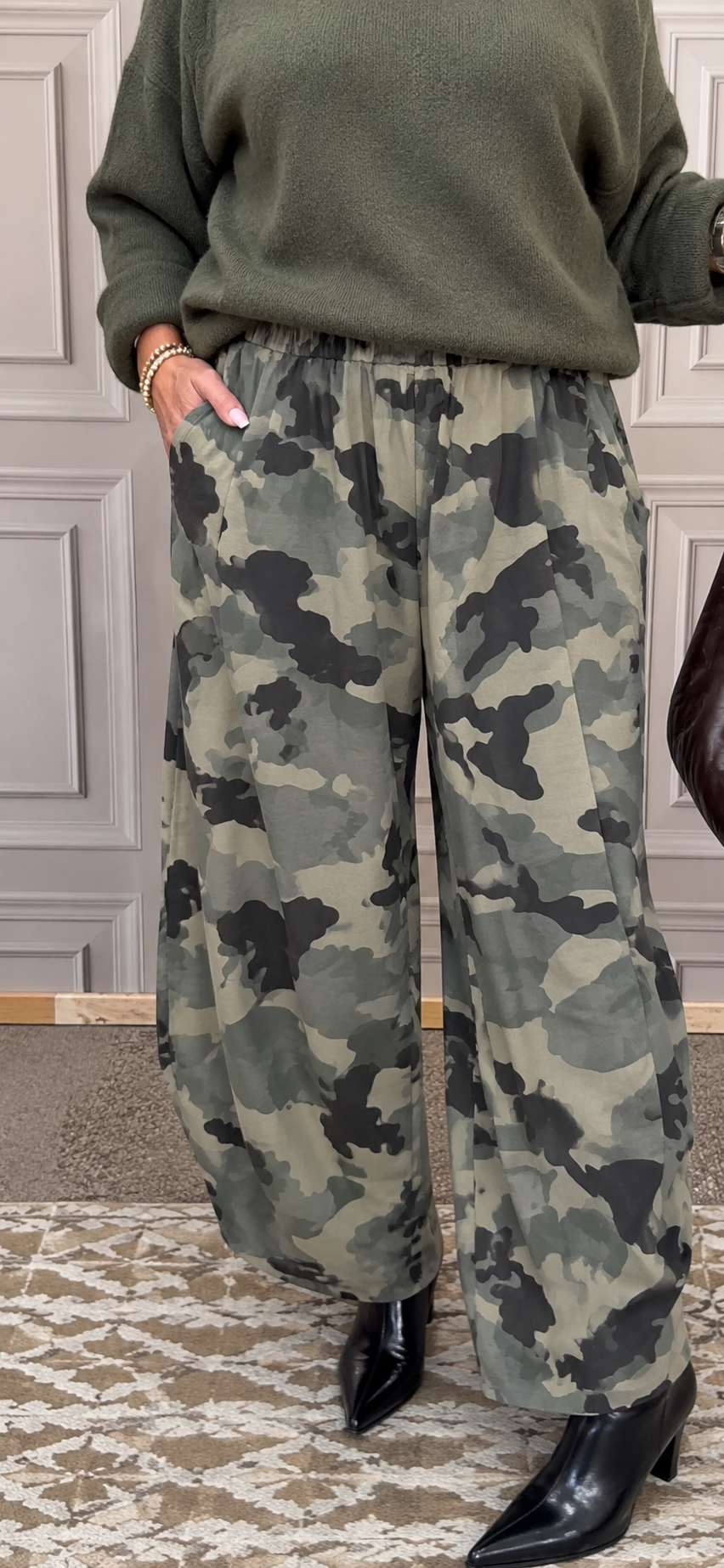 Green camflouge trousers